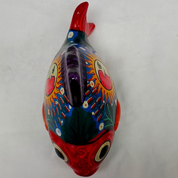 Vintage Talavera handmade and hand painted red ware fish art piece - Picture 6 of 10